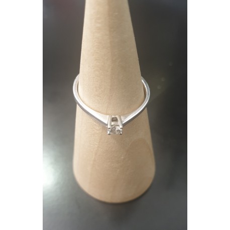 Anillo oro blanco 18K con diamante. Talla 17